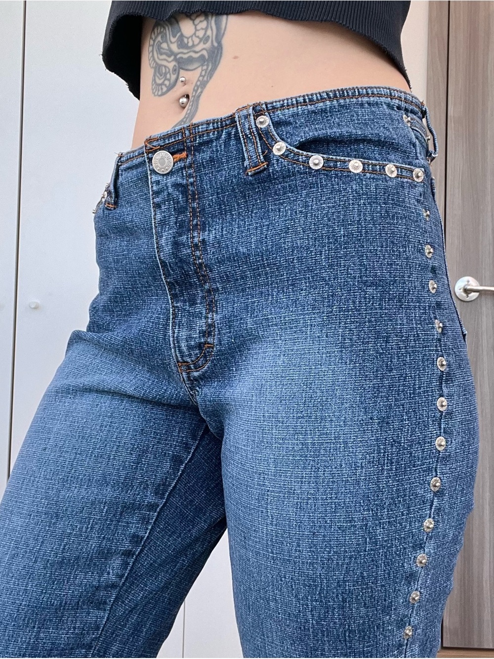 Women's Y2K Low-Mid Rise Blue Studded Straight Jeans